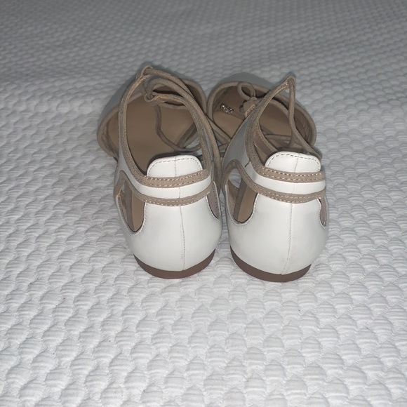 Franco Sarto white and beige cutout flats - Picture 3 of 4